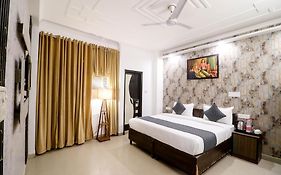 Hotel Stay Villa Near Delhi Airport